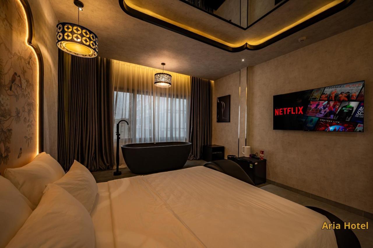Aria Hotel Quan 10 Хошимин Экстерьер фото